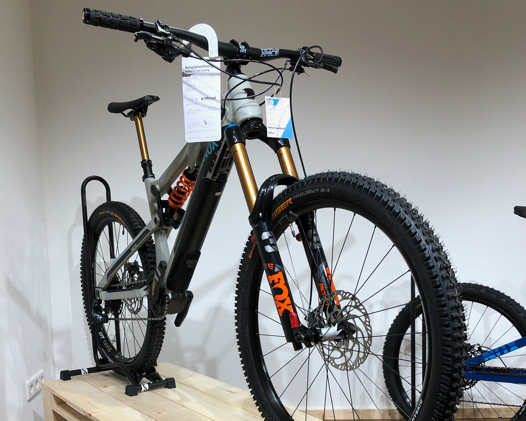 Ausstellungsständer "Rock' n' Roll"